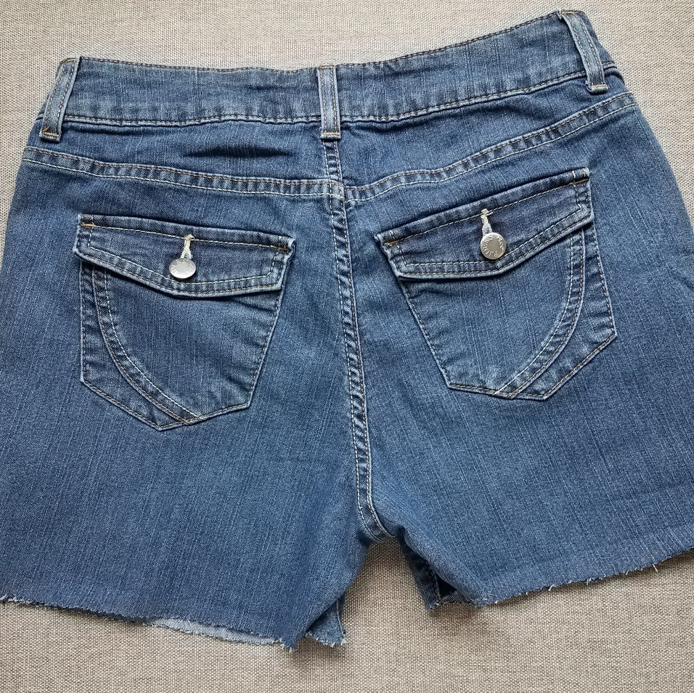 🍎 3/$25 Riders By Lee Medium Wash Cut Off Shorts